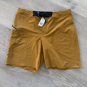NWT Patagonia men’s hydrolock  board shorts Size 34 in raptor brown